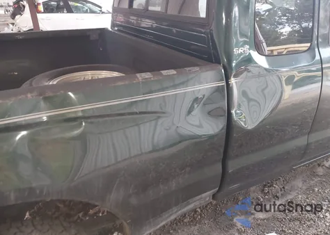 2000 Toyota Tacoma Prerunner V6 z USA, uszkodzony, nr VIN 4TASN92N9YZ636460